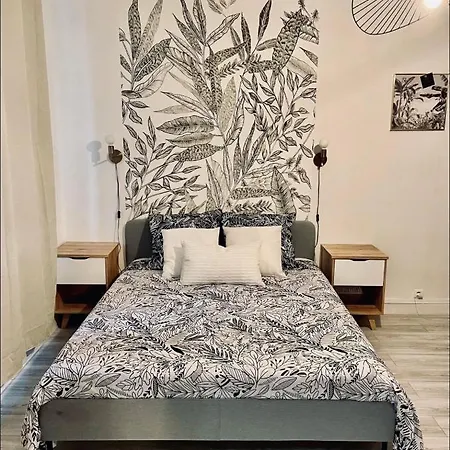 Apartament Avec Terrasse Et Jardin Prives *